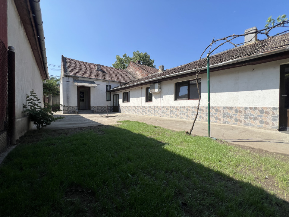 Casa Individuala, 96mp utili, teren 360mp, 5 camere - Zona Steaua