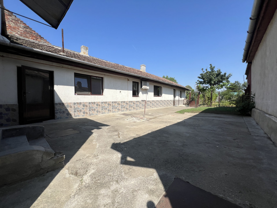 Casa Individuala, 96mp utili, teren 360mp, 5 camere - Zona Steaua
