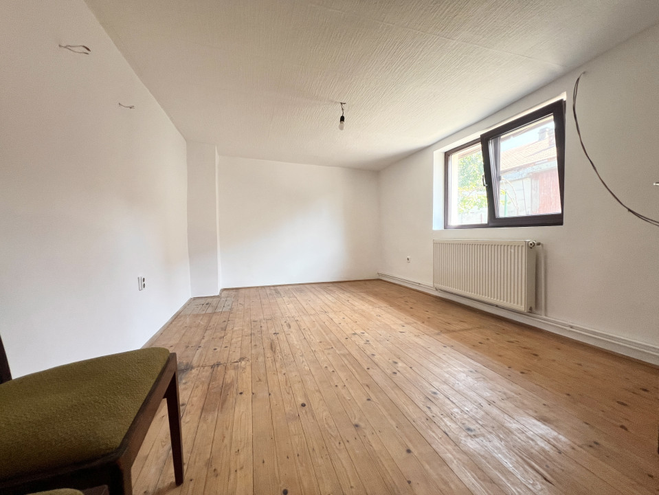 Casa Individuala, 96mp utili, teren 360mp, 5 camere - Zona Steaua