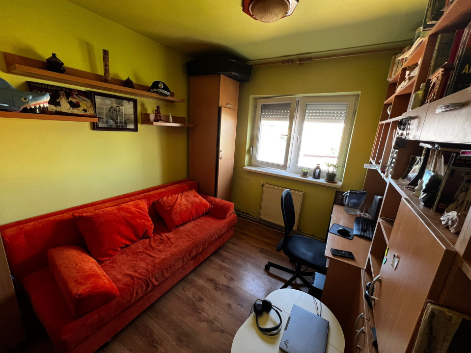 Apartament 3 camere, semidecomandat, 64mp utili, zona Dambovita