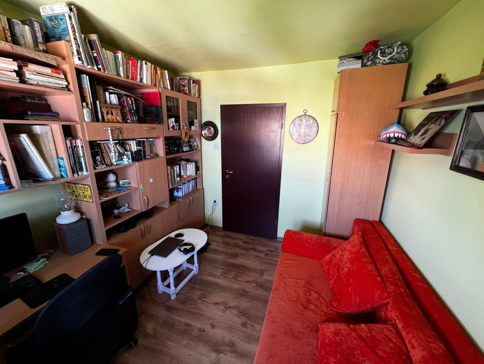 Apartament 3 camere, semidecomandat, 64mp utili, zona Dambovita