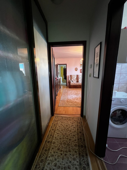 Apartament 3 camere, semidecomandat, 64mp utili, zona Dambovita