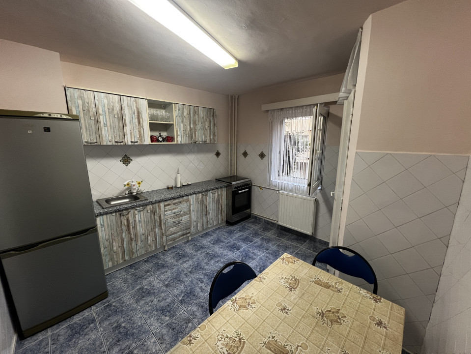 Apartament 3 camere, decomandat, 65mp utili, etajul 1, zona Girocului