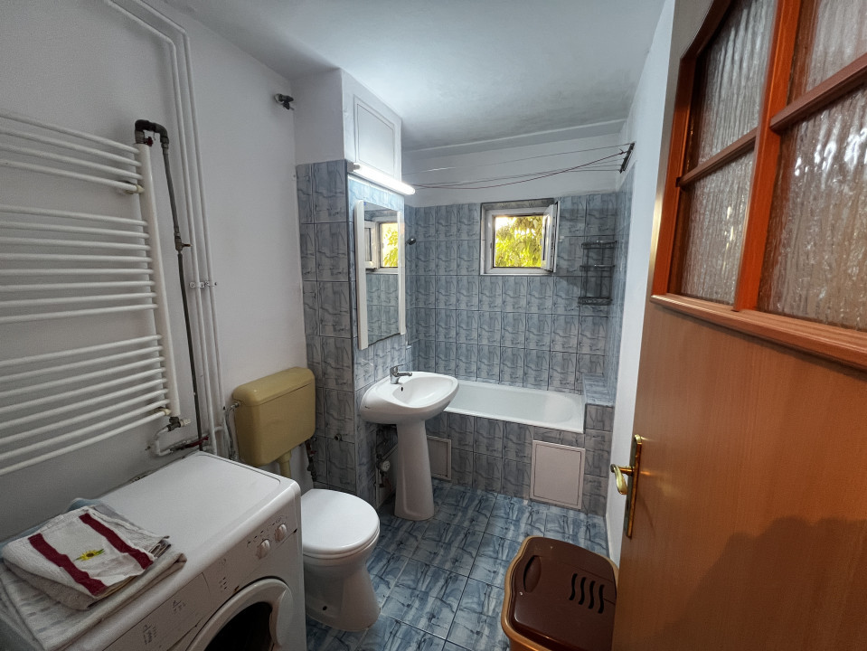 Apartament 3 camere, decomandat, 65mp utili, etajul 1, zona Girocului