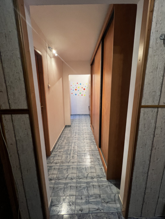 Apartament 3 camere, decomandat, 65mp utili, etajul 1, zona Girocului