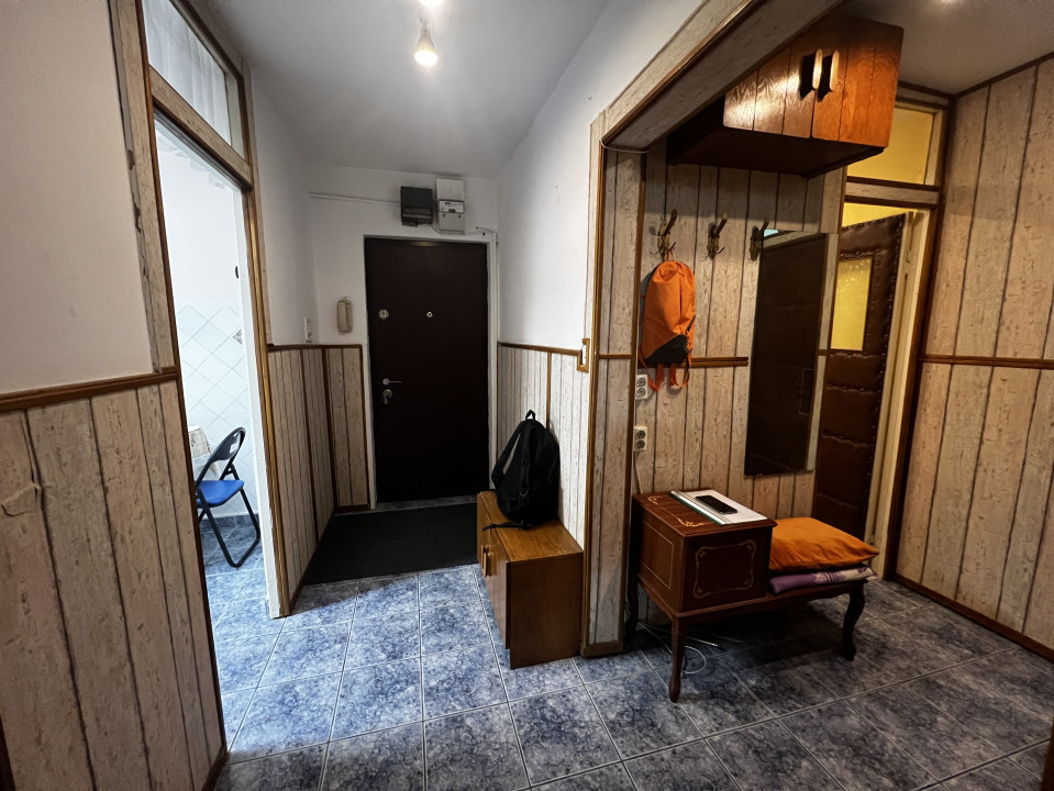 Apartament 3 camere, decomandat, 65mp utili, etajul 1, zona Girocului