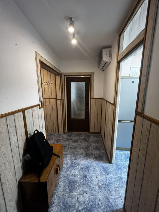Apartament 3 camere, decomandat, 65mp utili, etajul 1, zona Girocului