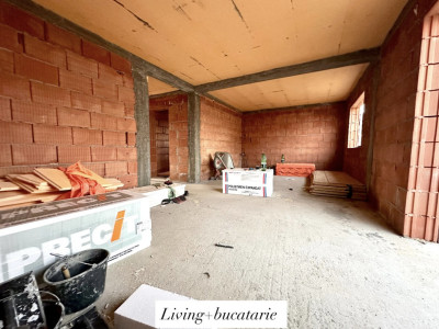 Duplex pe parter, 3 camere, 80 mp utili, 325 mp teren - Sanandrei
