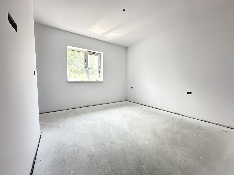 Duplex 3 camere, perete dublu, 77 mp utili, pozitie excelenta- Sanandrei 