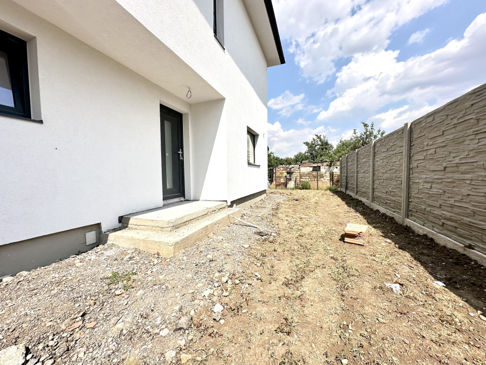 Duplex 3 camere, perete dublu, 77 mp utili, pozitie excelenta- Sanandrei 