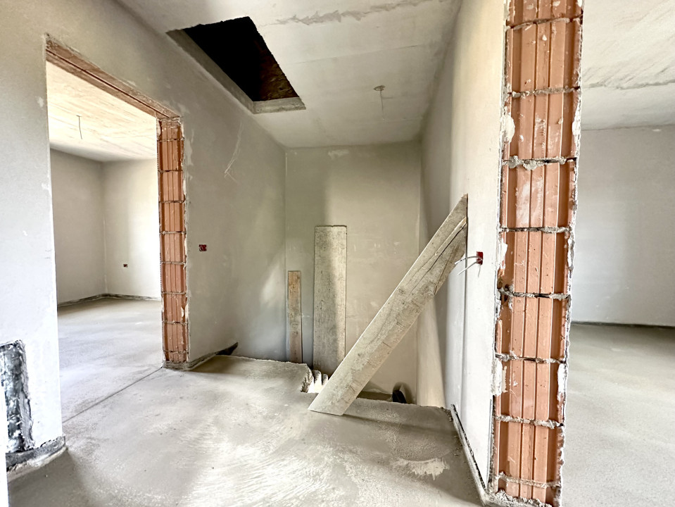 Duplex 3 camere, perete dublu, 77 mp utili, 280 mp teren - Sanandrei 