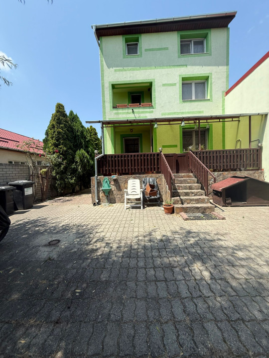 Casa individuala, spatioasa, 6 camere, 147 mp utili - zona Fratelia