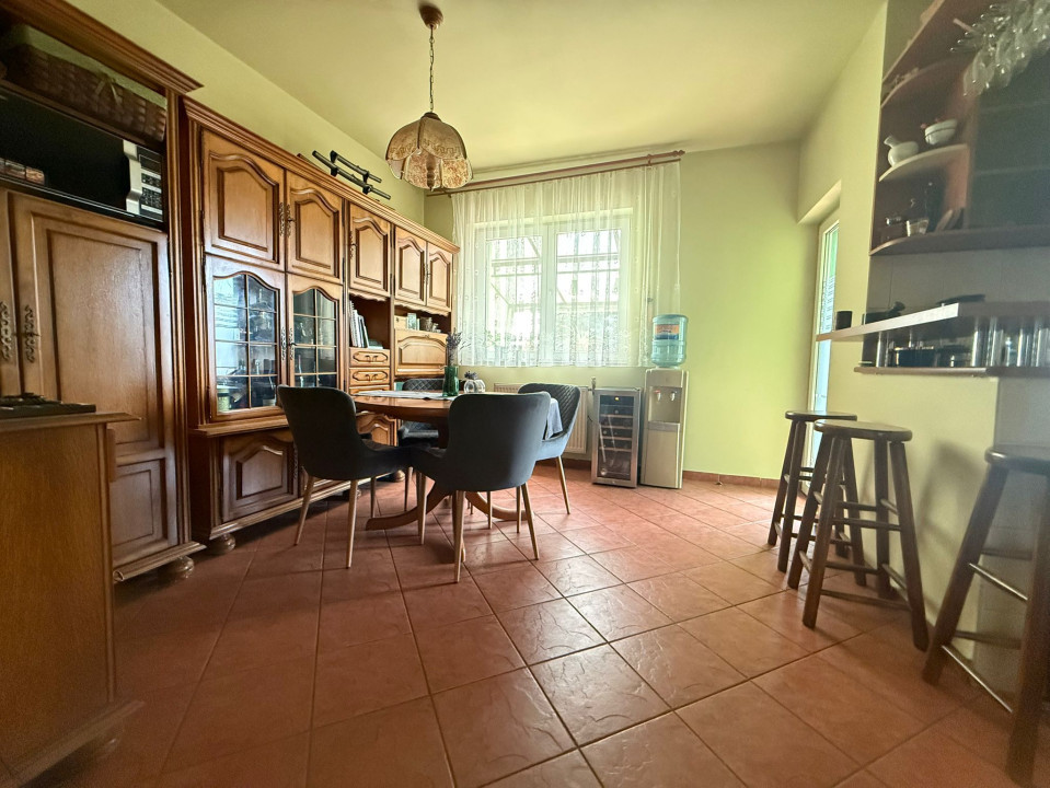 Casa individuala, spatioasa, 6 camere, 147 mp utili - zona Fratelia
