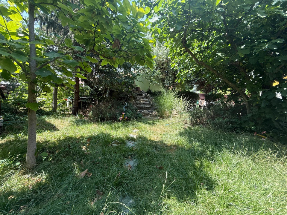 Casa individuala, spatioasa, 6 camere, 147 mp utili - zona Fratelia