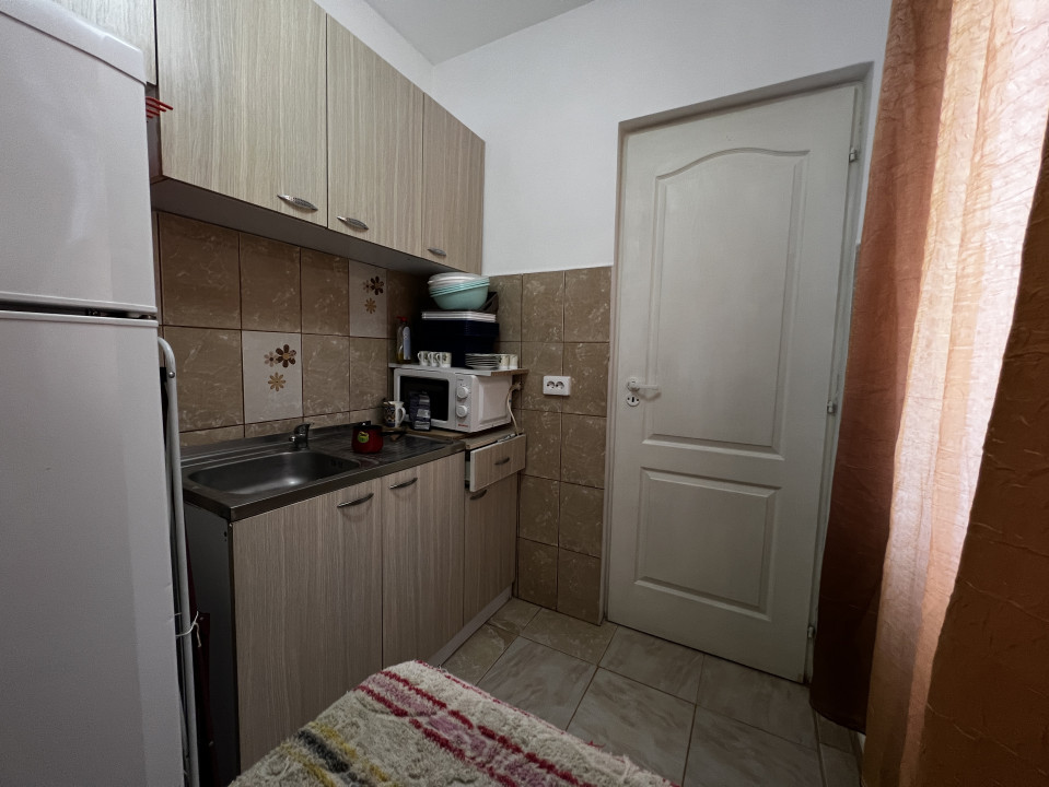 Apartament 2 camere, parter, semidecomandat, renovat in zona Sagului