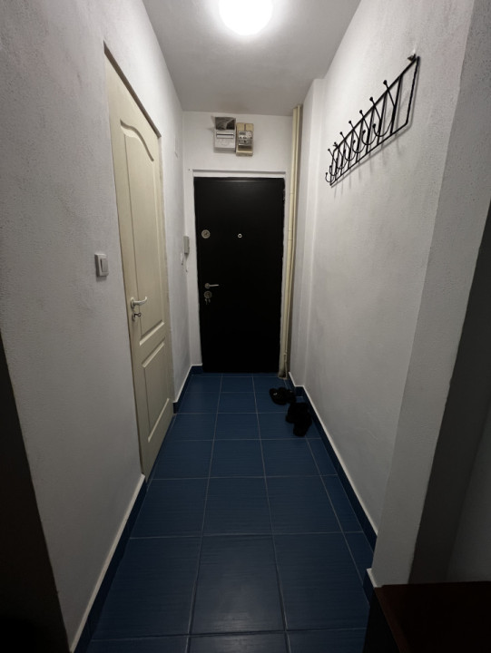 Apartament 2 camere, parter, semidecomandat, renovat in zona Sagului