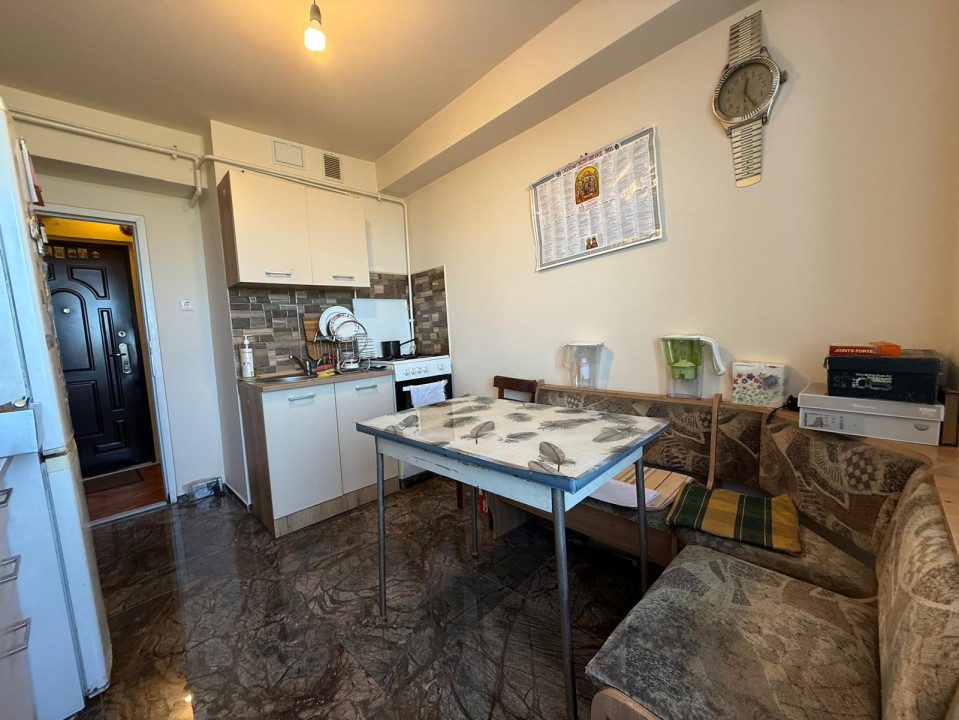 Apartament 4 camere, 85 mp, dispus pe 2 niveluri - Buziasului - COMISION 0%