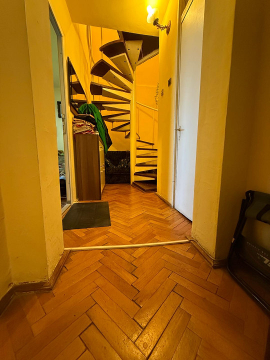 Apartament 4 camere, 85 mp, dispus pe 2 niveluri - Buziasului - COMISION 0%