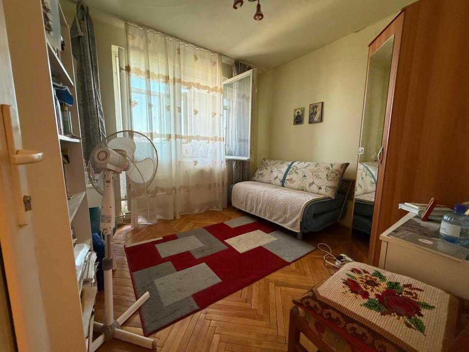 Apartament 4 camere, 85 mp, dispus pe 2 niveluri - Buziasului - COMISION 0%
