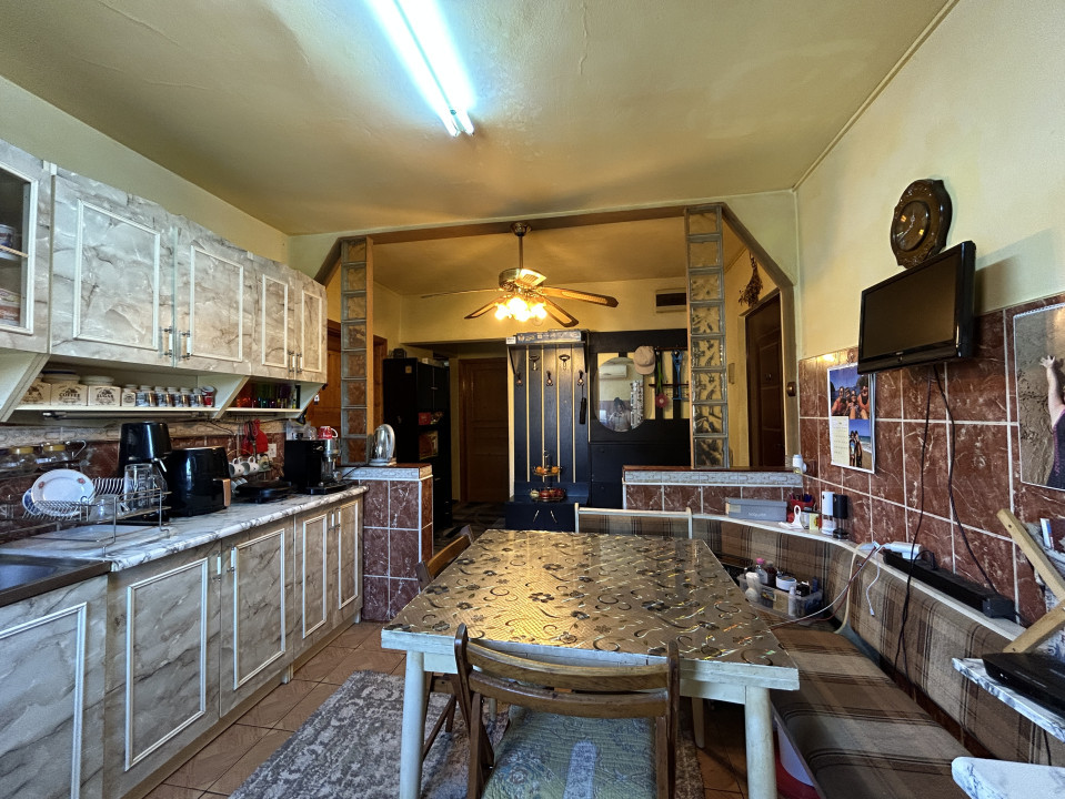 Apartament 3 camere, 2 balcoane, decomandat, 67mp utili, zona Soarelui