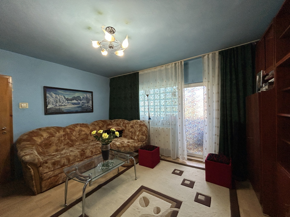 Apartament 3 camere, 2 balcoane, decomandat, 67mp utili, zona Soarelui