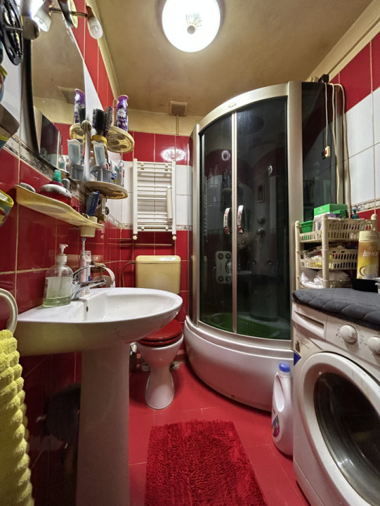 Apartament 3 camere, 2 balcoane, decomandat, 67mp utili, zona Soarelui