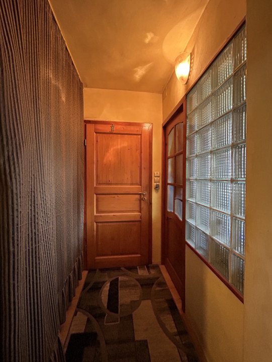 Apartament 3 camere, 2 balcoane, decomandat, 67mp utili, zona Soarelui