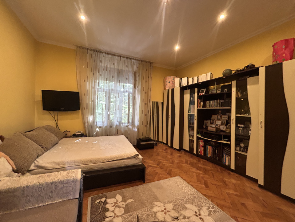 Apartament 3 camere, etajul 1, 65mp utili, zona Balcescu 