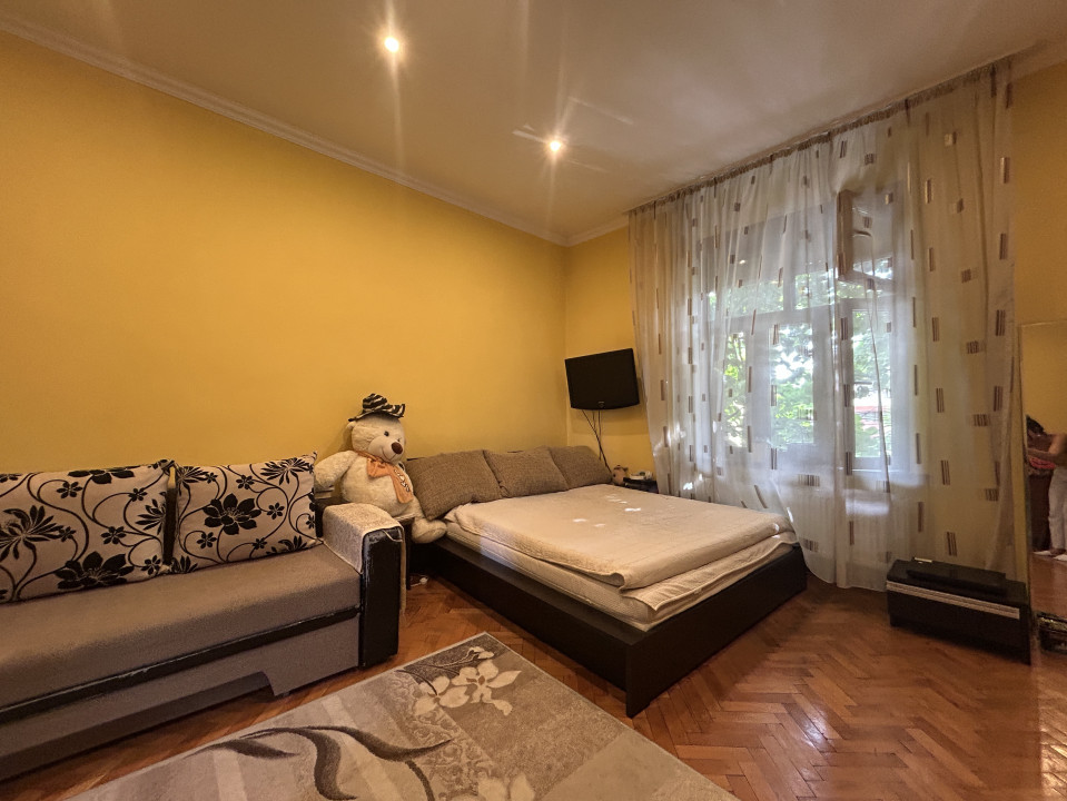 Apartament 3 camere, etajul 1, 65mp utili, zona Balcescu 