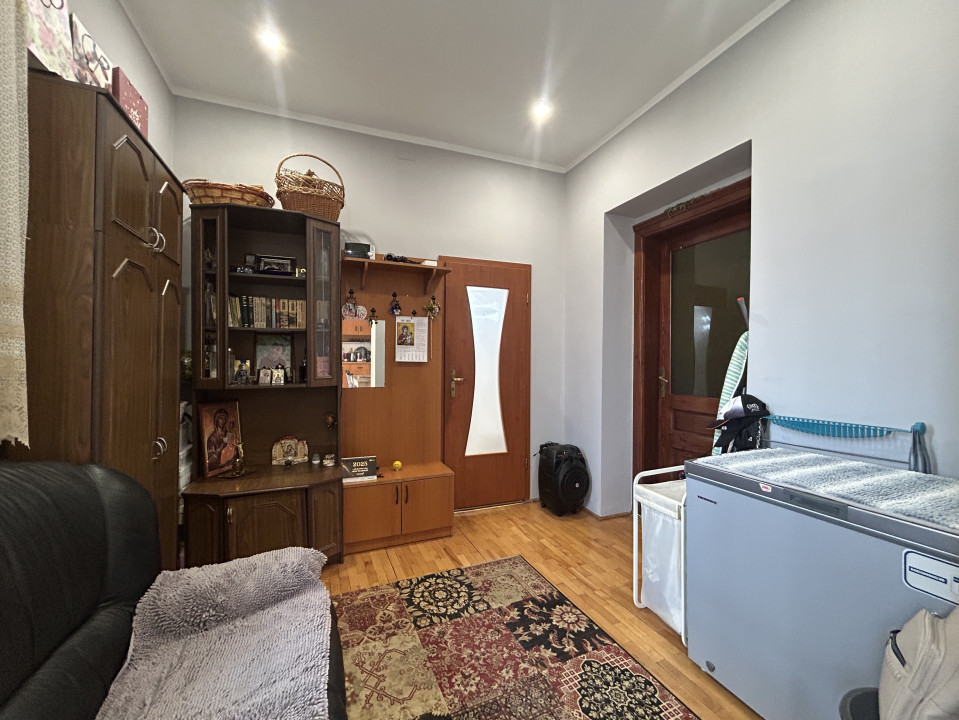 Apartament 3 camere, etajul 1, 65mp utili, zona Balcescu 