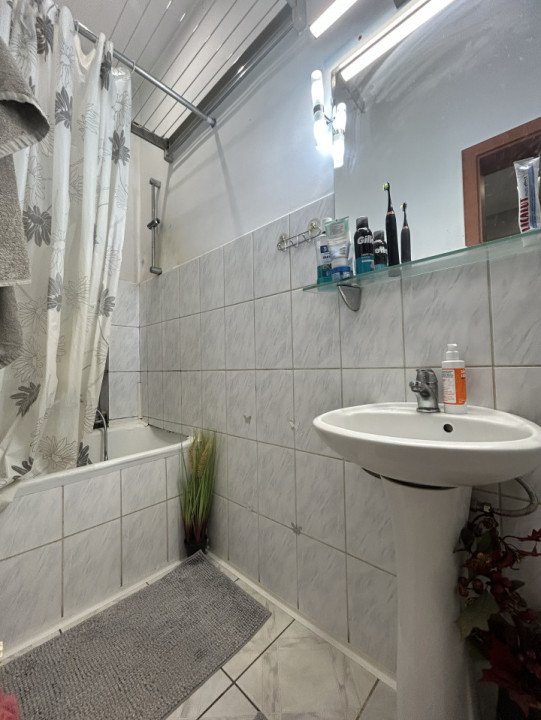 Apartament 3 camere, etajul 1, 65mp utili, zona Balcescu 