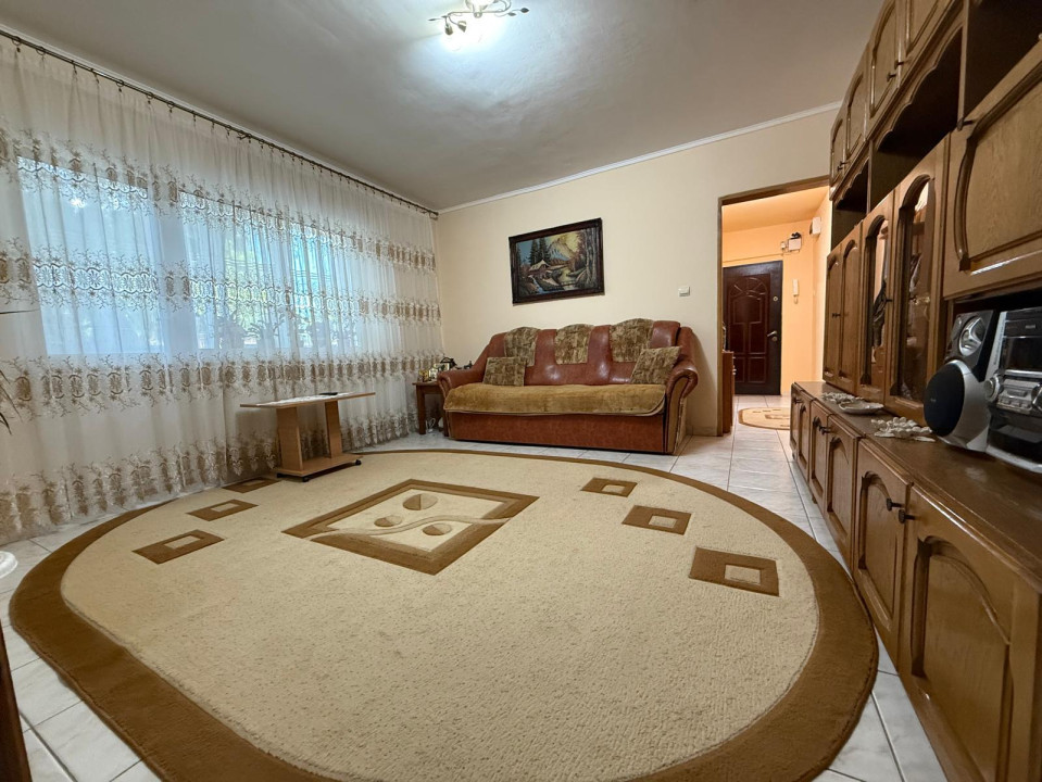 OCAZIE Apartament 2 camere, semidecomandat, parter, 60 mp - Calea Buziasului