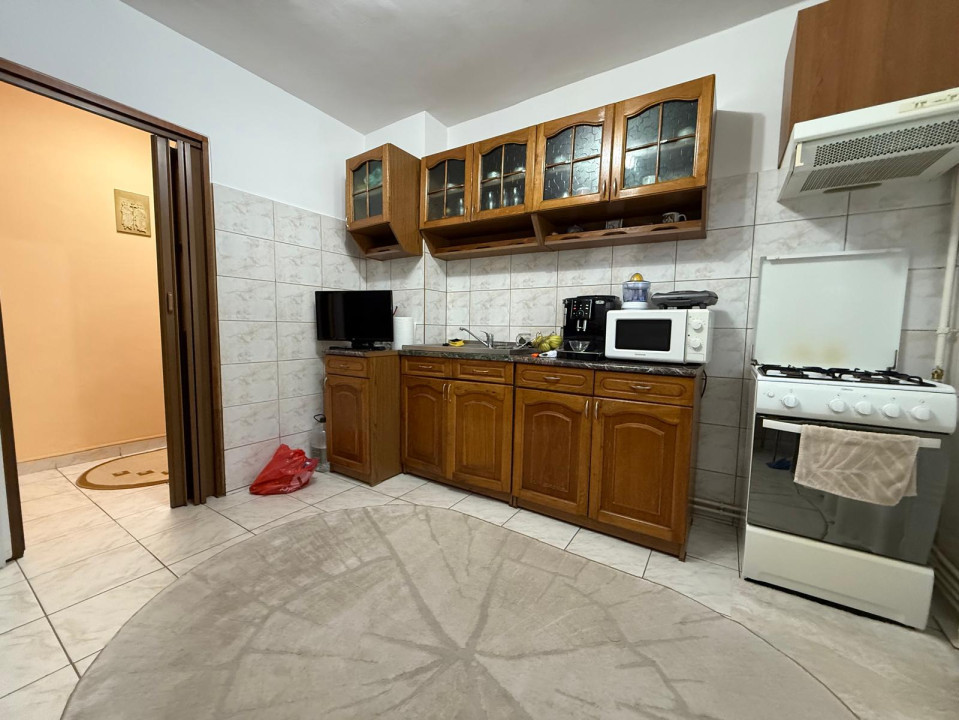 OCAZIE Apartament 2 camere, semidecomandat, parter, 60 mp - Calea Buziasului