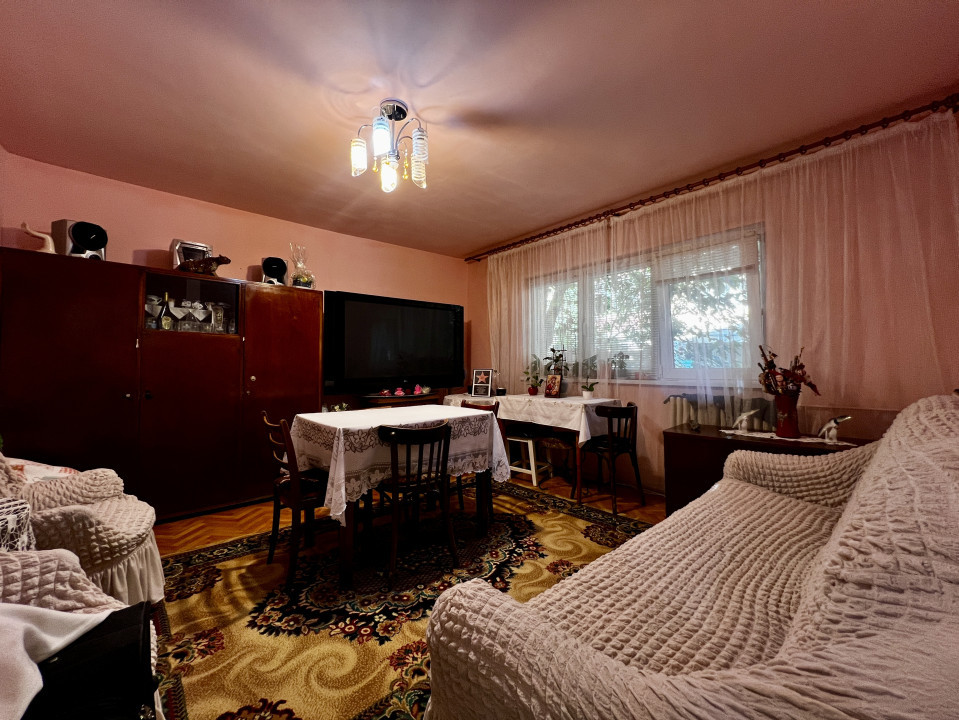Apartament 3 camere, decomandat, confort 1, parter, zona Girocului