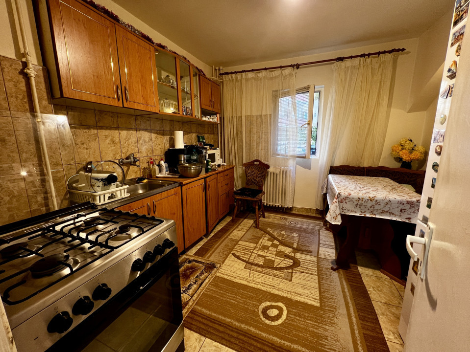 Apartament 3 camere, decomandat, confort 1, parter, zona Girocului