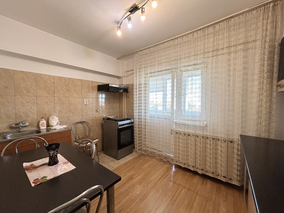Apartament 3 camere, decomandat, 65mp utili, zona Sagului