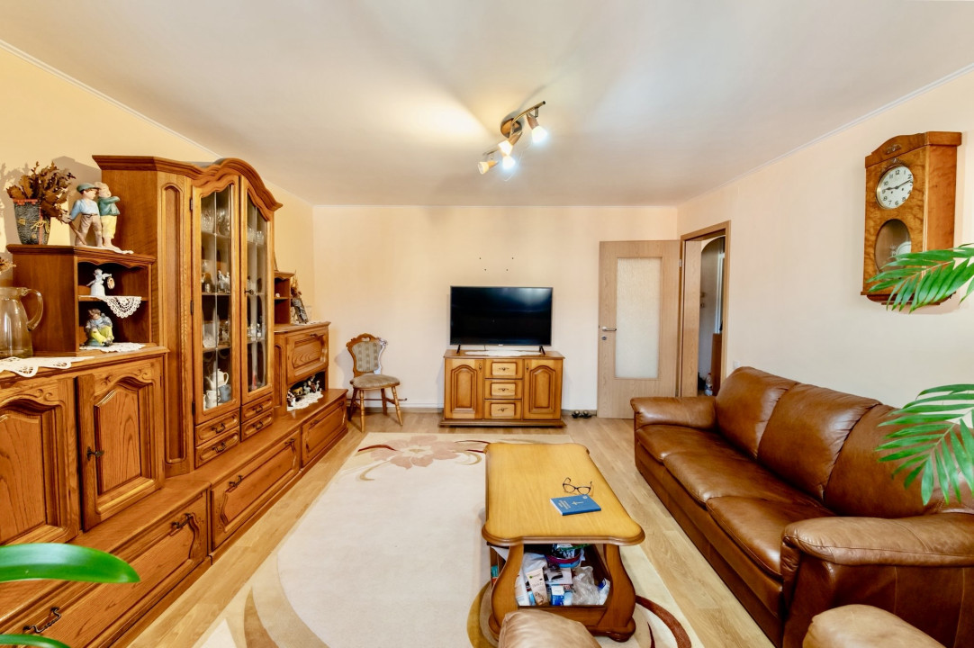 Apartament 3 camere, decomandat, complet mobilat si utilat, zona Dambovita