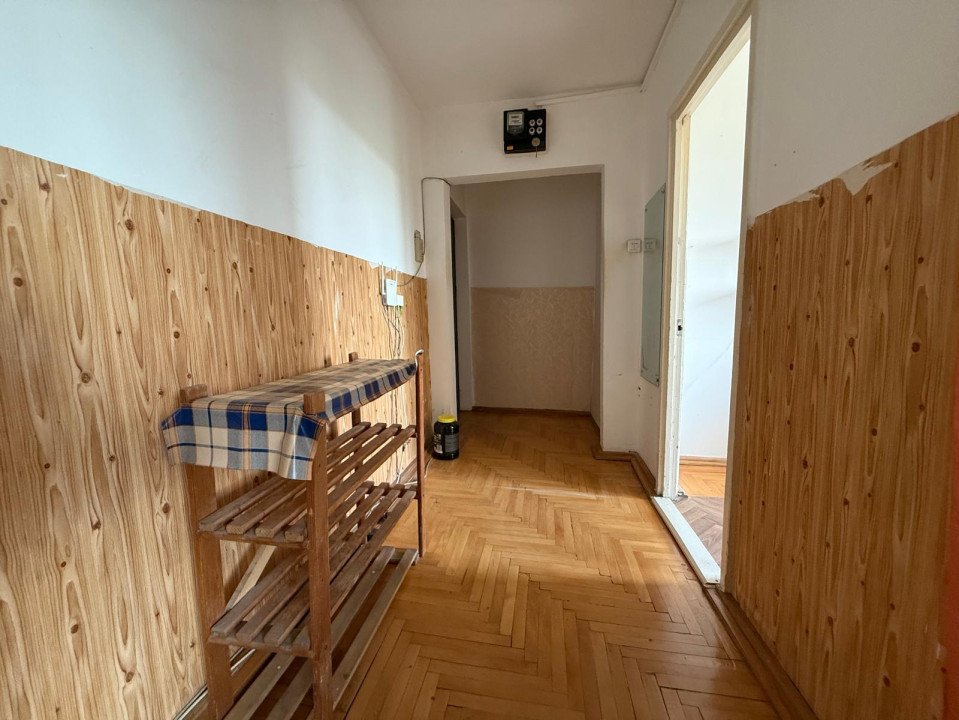 Apartament 2 camere, semidecomandat, 50mp, excelent pentru investitie, Girocului