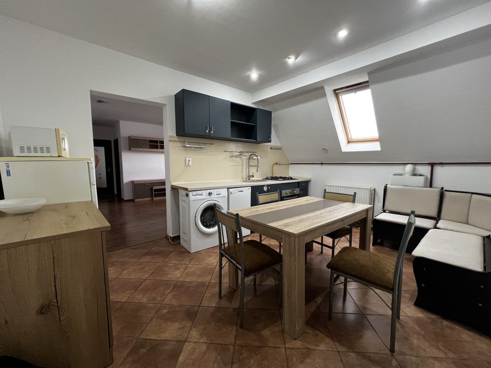 Apartament 3 camere, semidecomandat, 64mp utili, zona Girocului