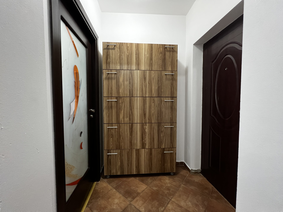 Apartament 3 camere, semidecomandat, 64mp utili, zona Girocului