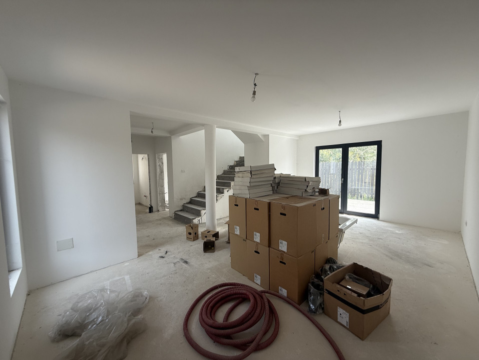 Duplex Individual, terasa 22 mp, 4 camere, zona intima - Chisoda