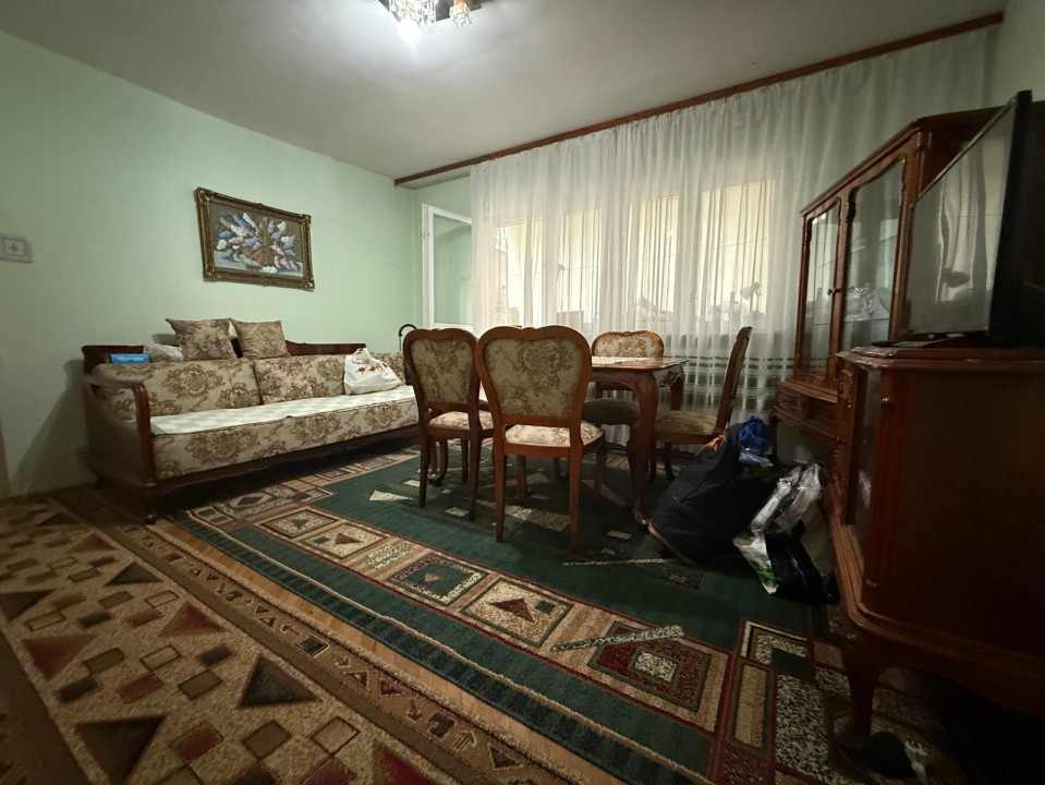 Apartament 3 camere, 65 mp, etaj 2, pozitie excelenta in zona Soarelui