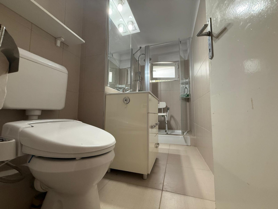 Apartament 3 camere, 65 mp, etaj 2, pozitie excelenta in zona Soarelui