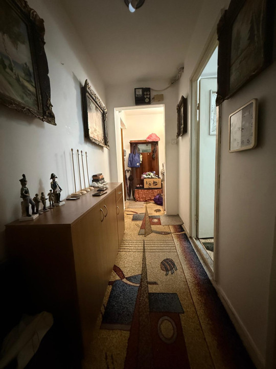 Apartament 3 camere, 65 mp, etaj 2, pozitie excelenta in zona Soarelui