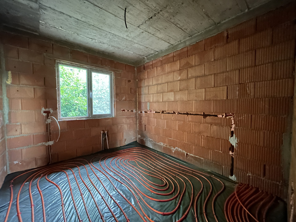 Casa individuală, 4 camere, 2 bai, 110 mp utili, 408mp teren in Utvin 