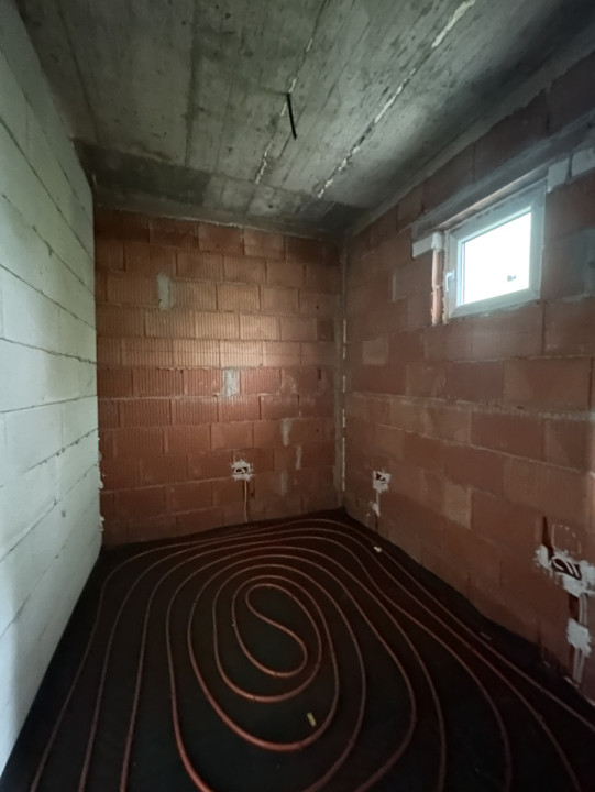Casa individuală, 4 camere, 2 bai, 110 mp utili, 408mp teren in Utvin 