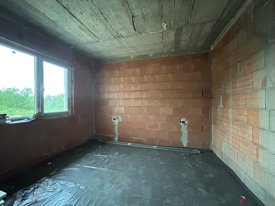 Casa individuală, 4 camere, 2 bai, 110 mp utili, 408mp teren in Utvin 