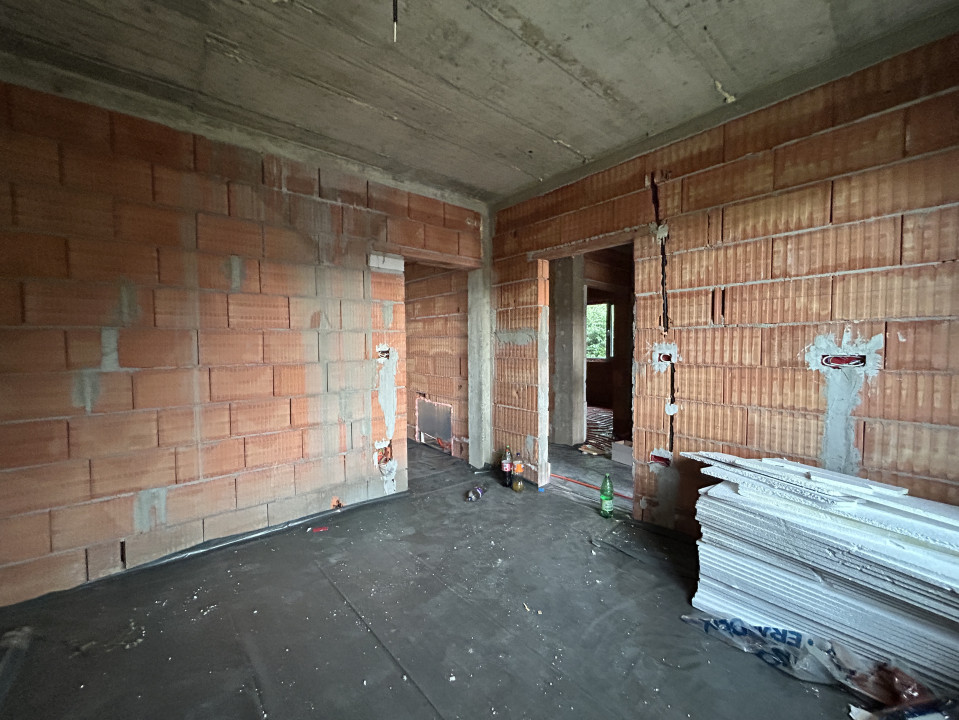 Casa individuală, 4 camere, 2 bai, 110 mp utili, 408mp teren in Utvin 