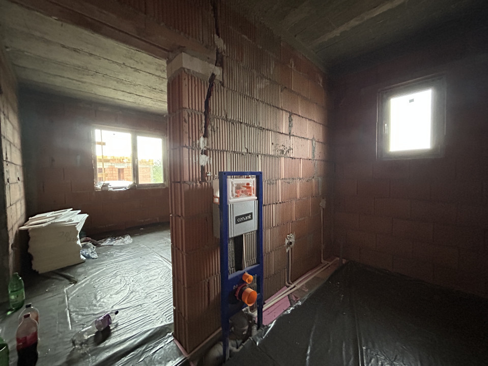Casa individuală, 4 camere, 2 bai, 110 mp utili, 408mp teren in Utvin 