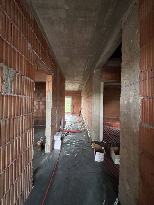 Casa individuală, 4 camere, 2 bai, 110 mp utili, 408mp teren in Utvin 